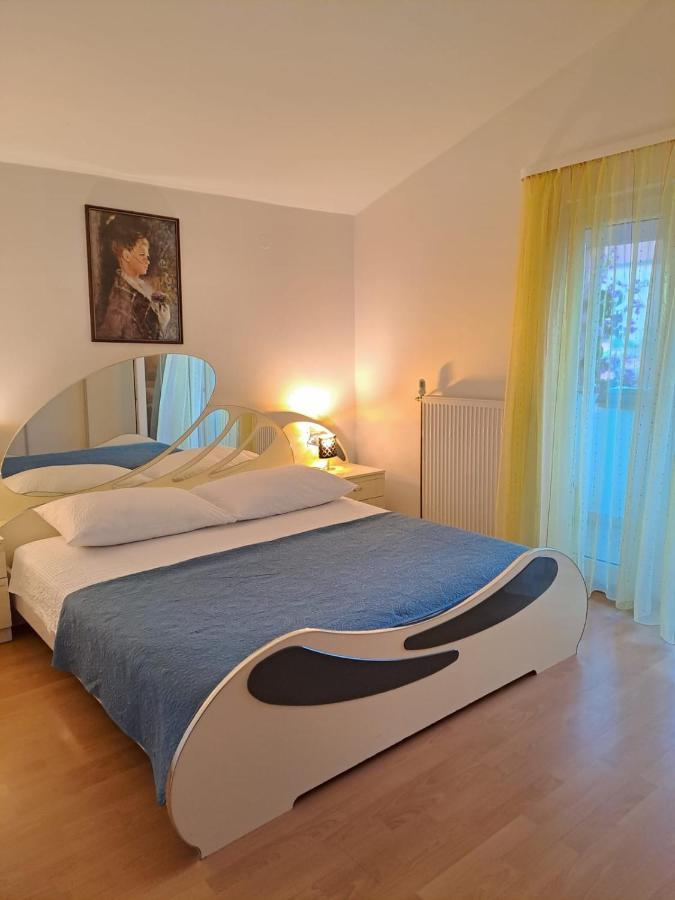Apartment Ema Posedarje Esterno foto